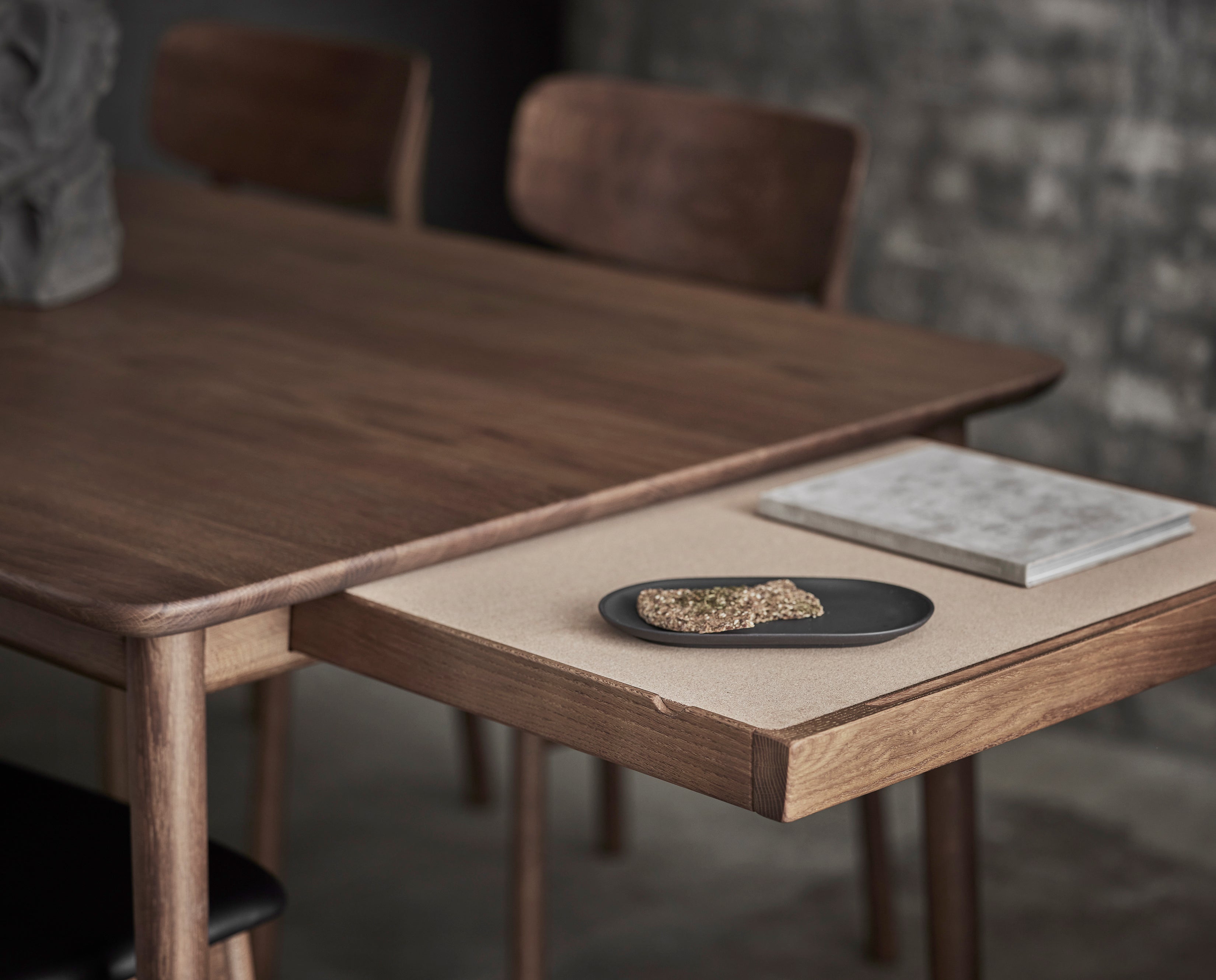 Stolab© Prima Vista table Smoked Oak 0403.jpg
