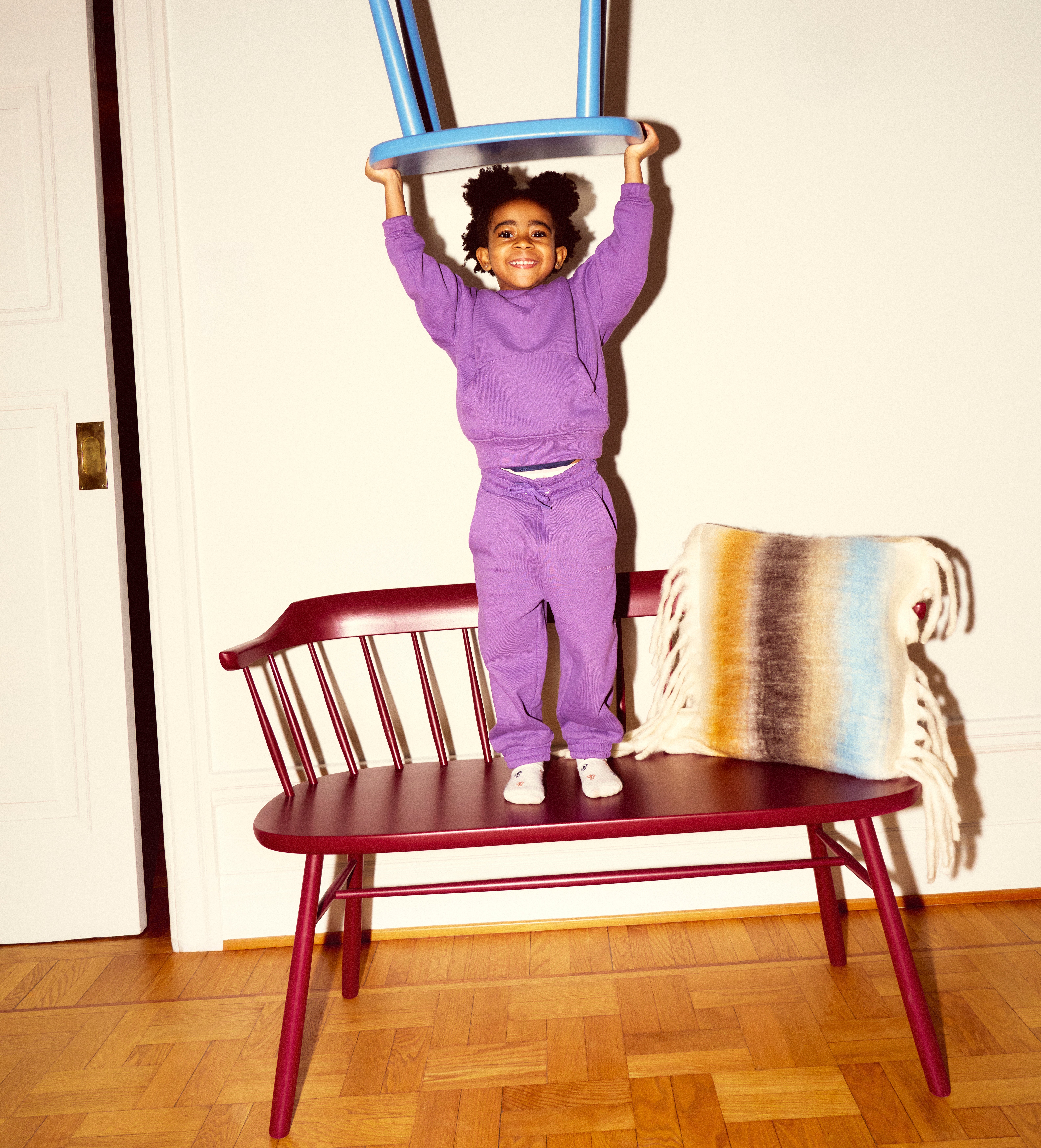 Stolab© Småland Bistro Sofa birch lingonberry and palle stool twilight blue.jpg