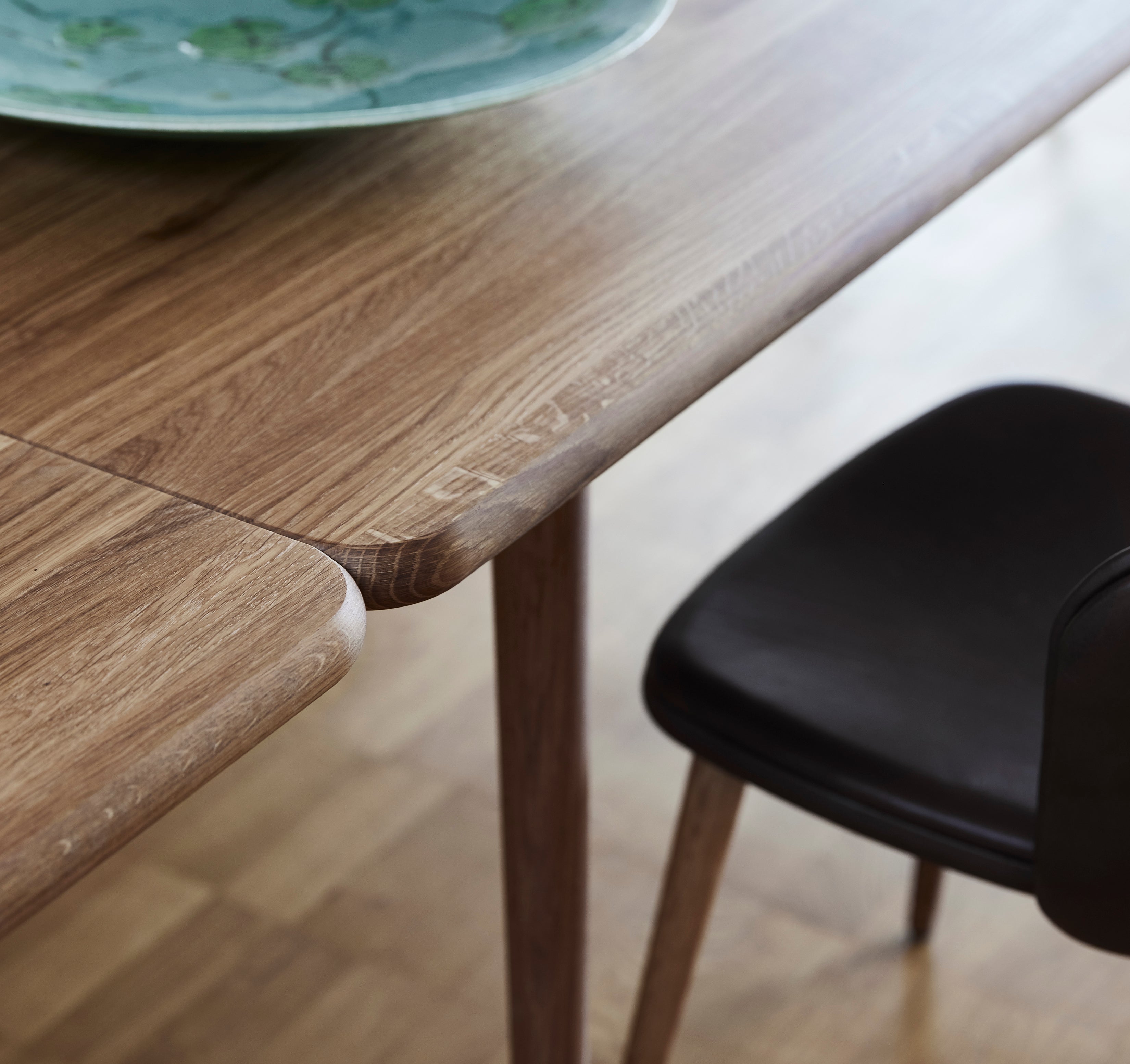 Stolab© Miss Holly upholstered chair and Miss Holly table 0408.jpg