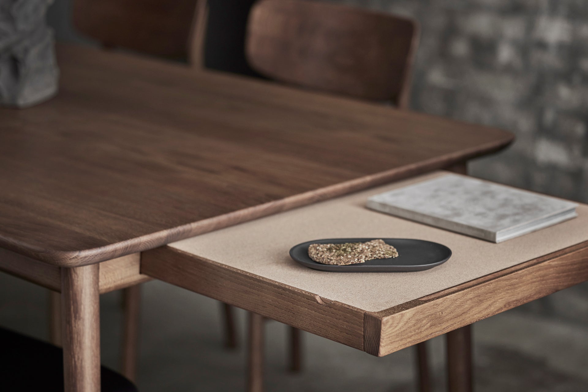 Stolab© Prima Vista table Smoked Oak 0403.jpg